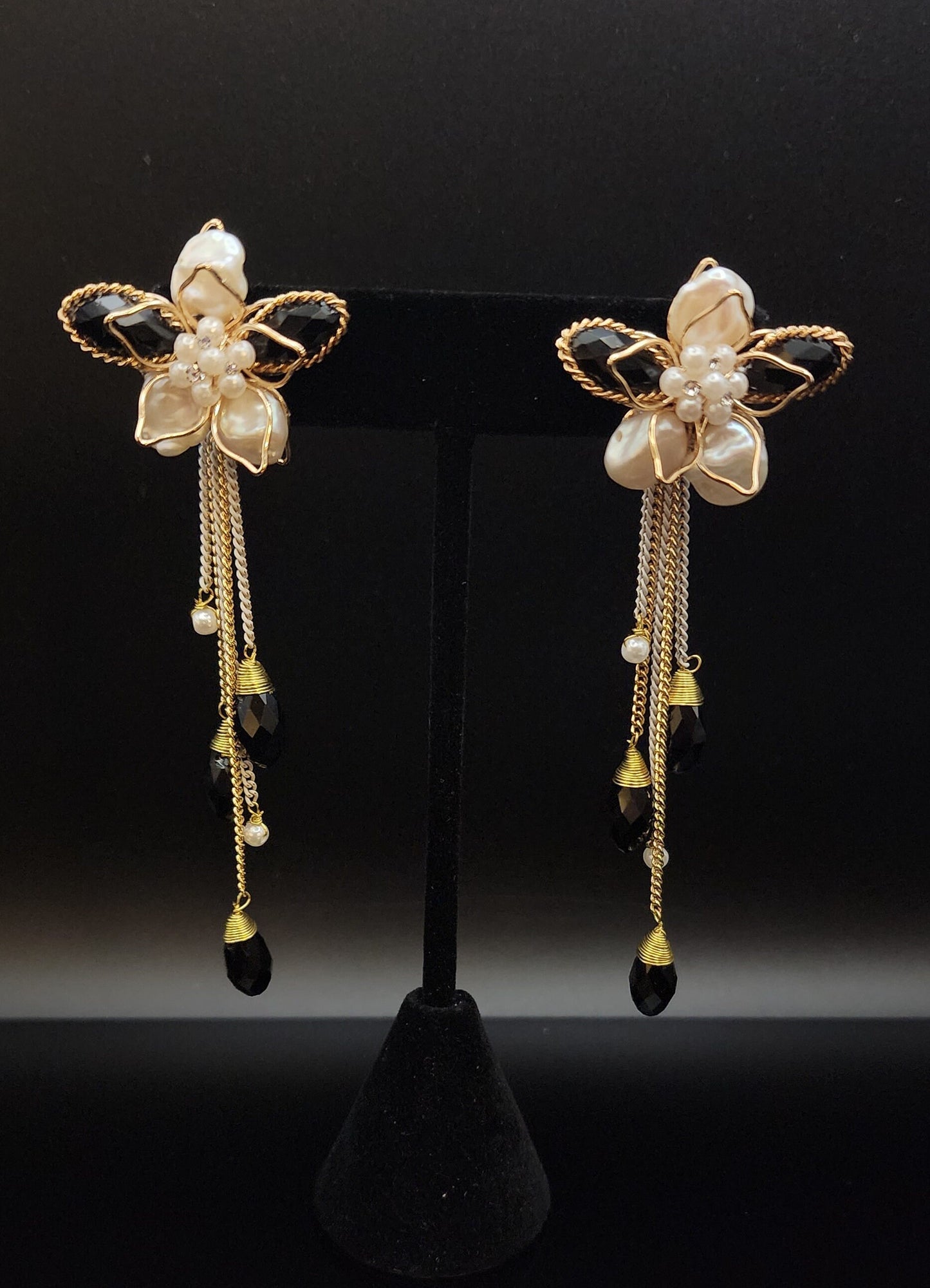 Floral Pearl earrings