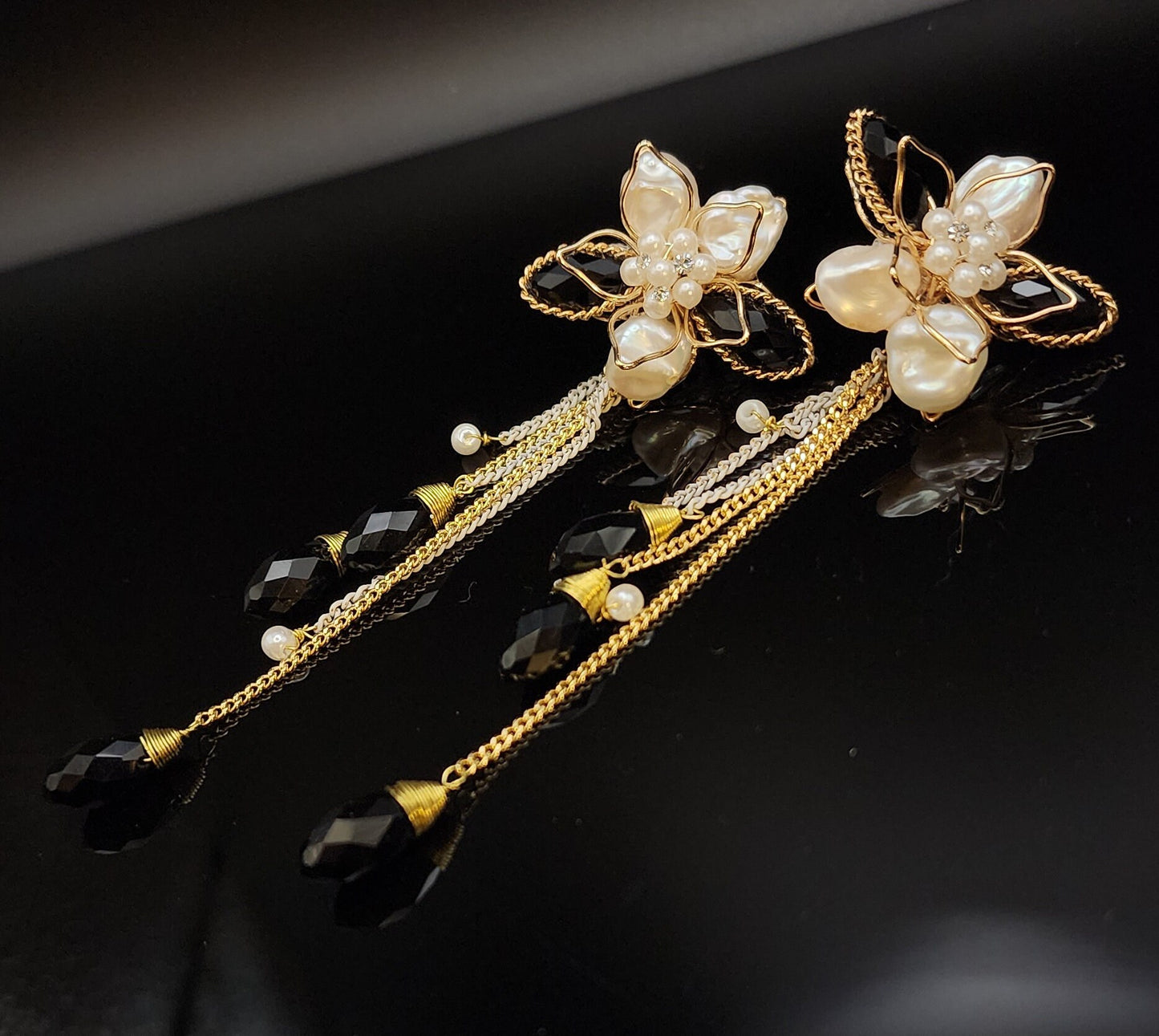 Floral Pearl earrings