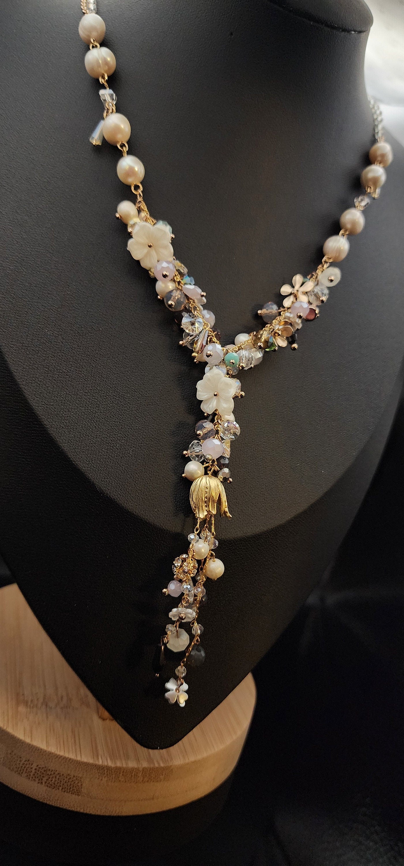 Floral and Pearl beaded Necklace