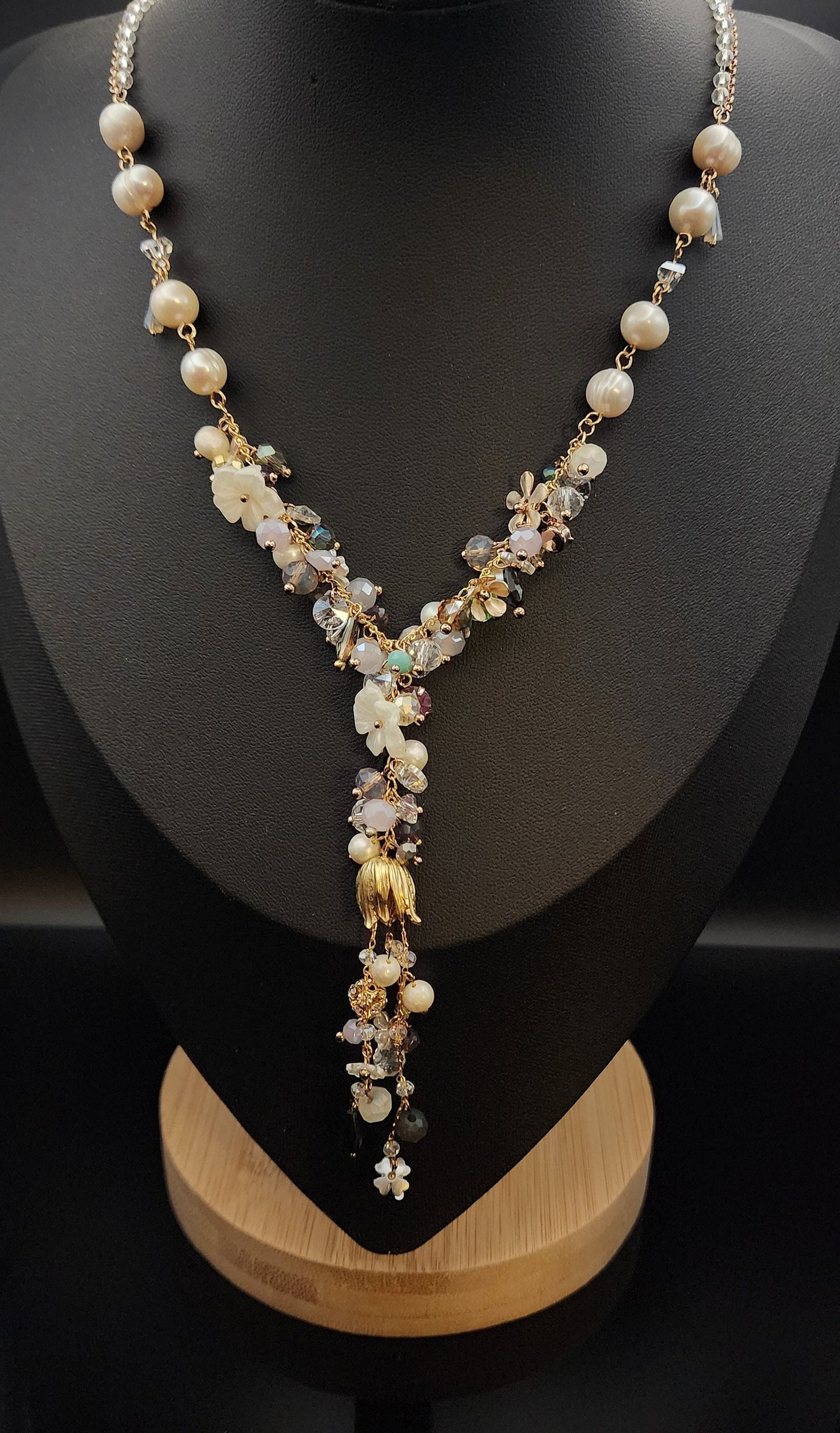 Floral and Pearl beaded Necklace